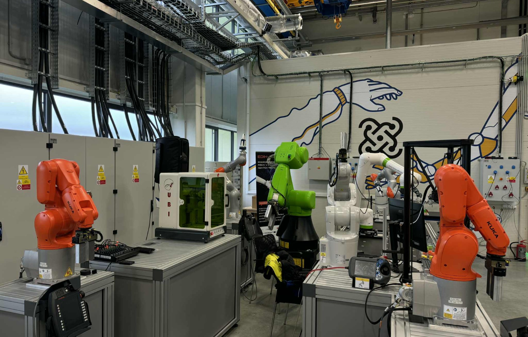 Dodávka robotů pro RICAIP TESTBED 